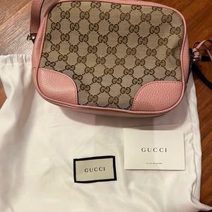 GUCCI Monogram Mini Bree Messenger Bag Pink new